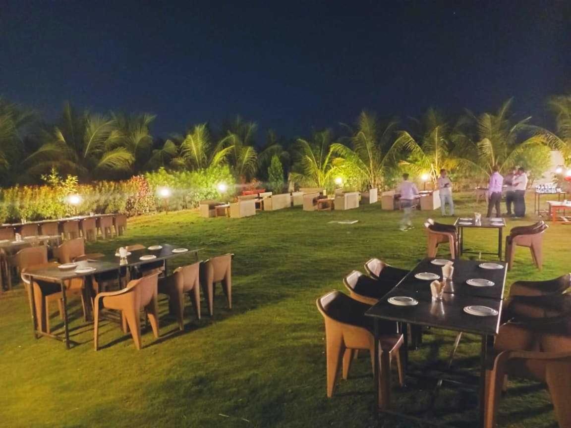 Oyo 81018 Moonlight Farm Stays Solapur Εξωτερικό φωτογραφία