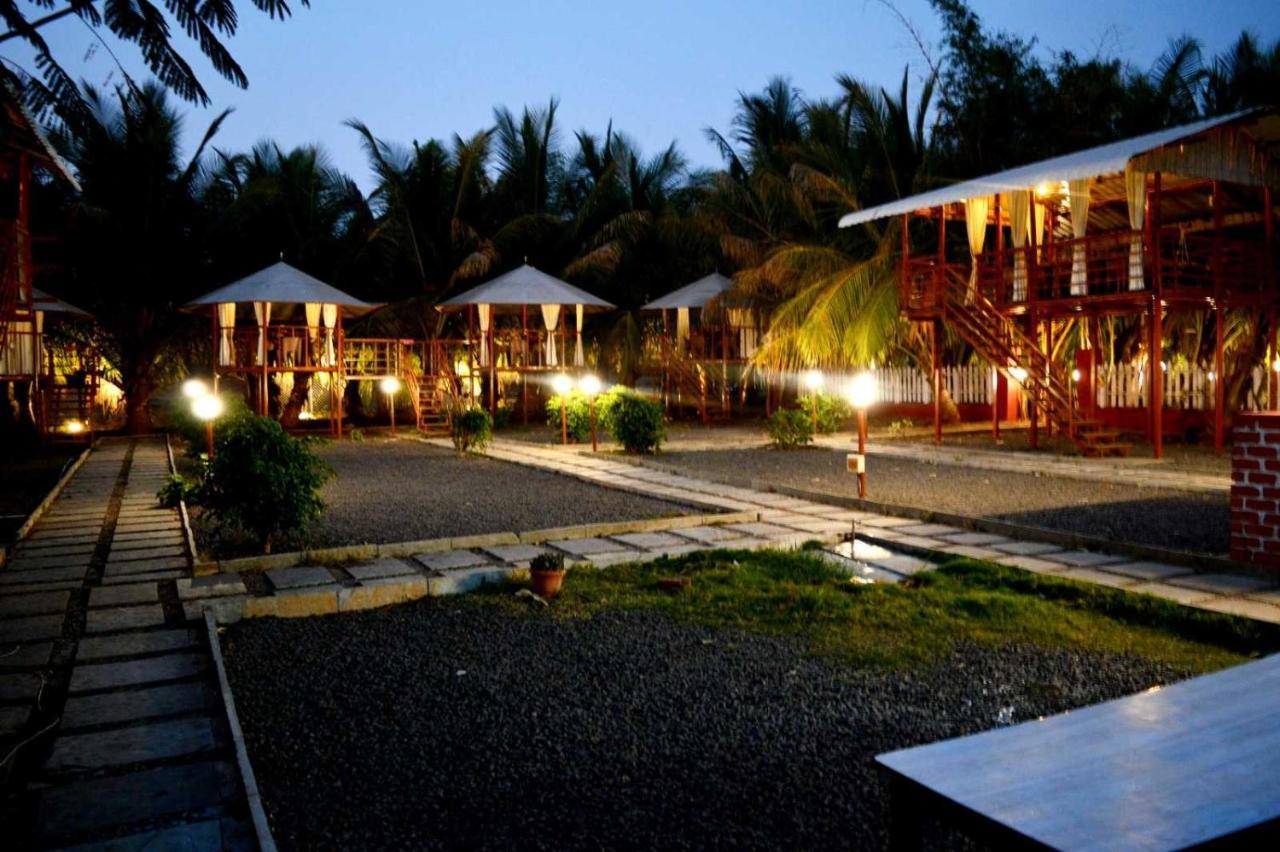 Oyo 81018 Moonlight Farm Stays Solapur Εξωτερικό φωτογραφία